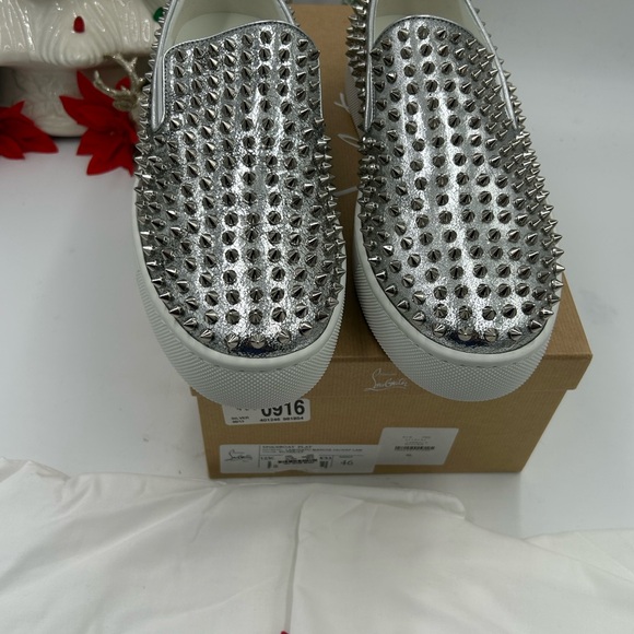 Men's Christian Louboutin roller boat, metallic silver spiked sneakers size 46 - Picture 10 of 11